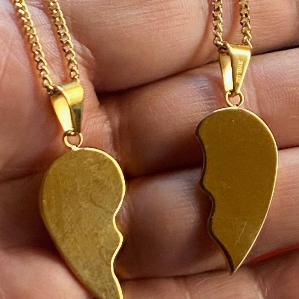 Matching Heart Couple Necklace 2pcs Half Heart Pendant Necklace never tarnish
